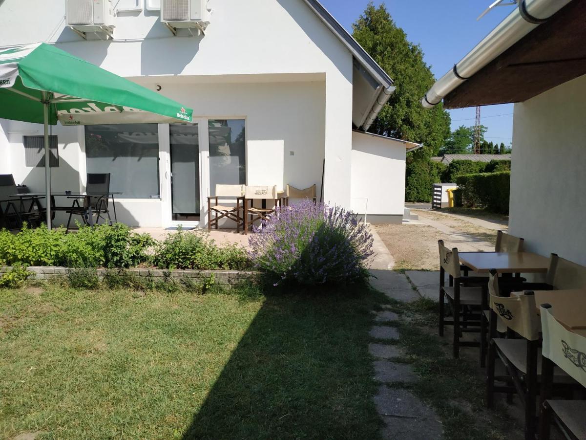Aranyharmat Apartman Балатонлеле Екстериор снимка