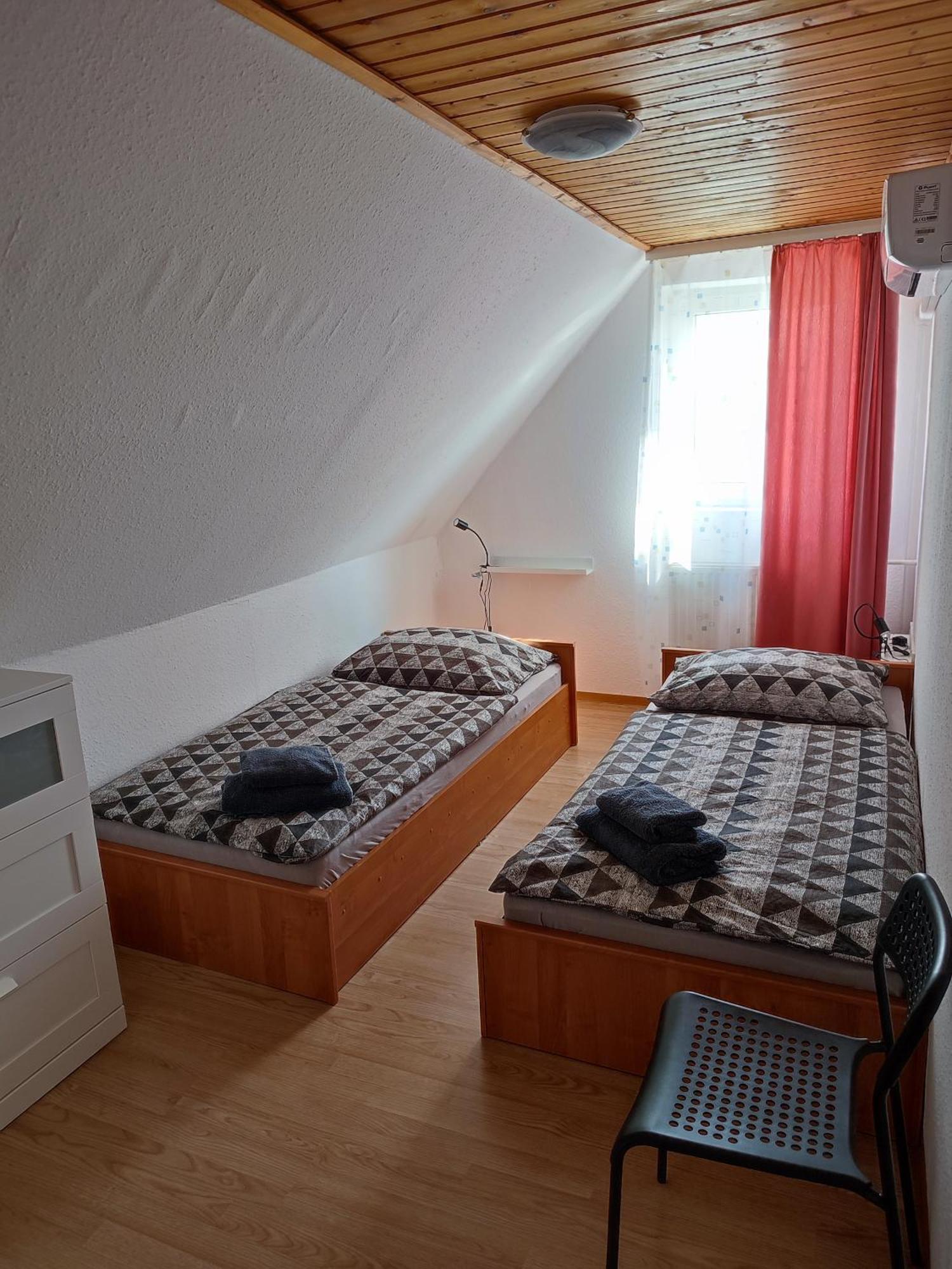 Aranyharmat Apartman Балатонлеле Екстериор снимка